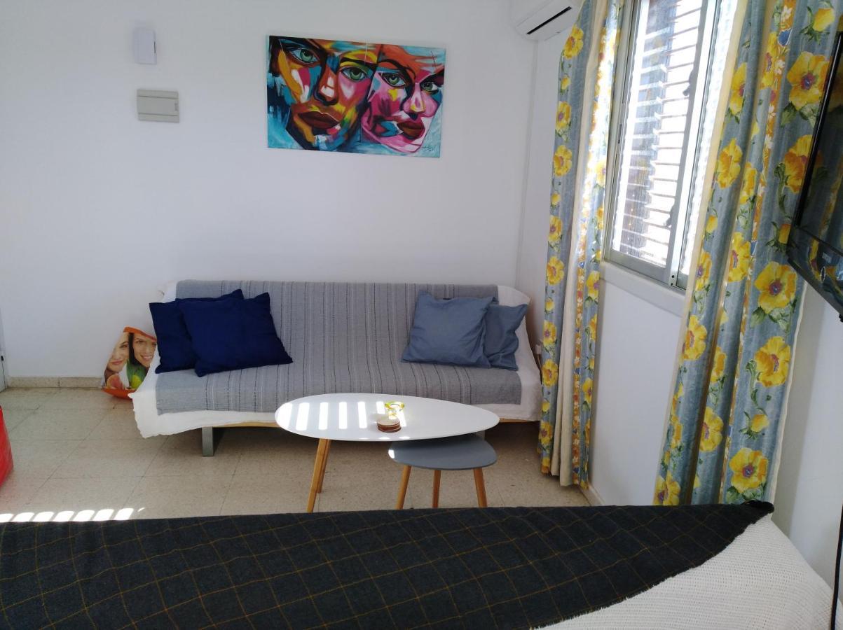 Larnaca, Pervolia 1 Bedroom Seaside Apartment المظهر الخارجي الصورة